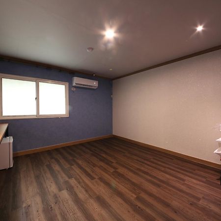 Art Hotel Gumi Dış mekan fotoğraf