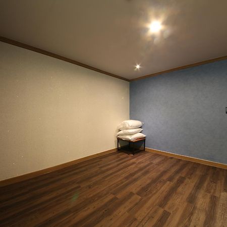 Art Hotel Gumi Dış mekan fotoğraf