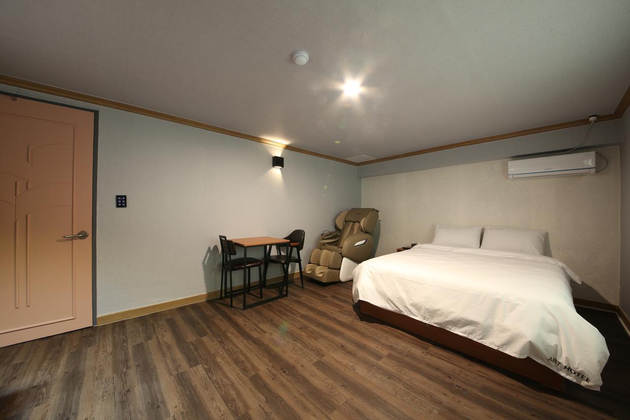 Art Hotel Gumi Dış mekan fotoğraf