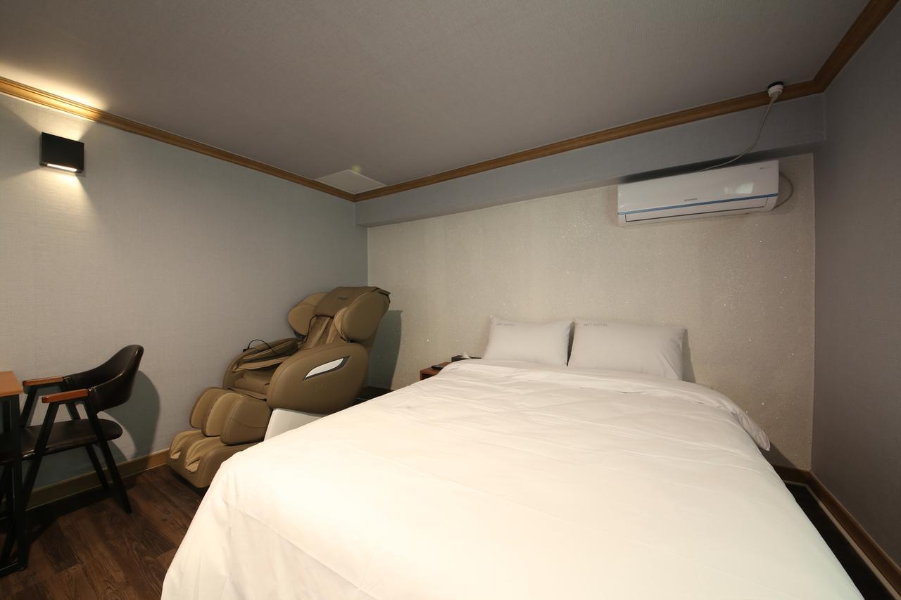 Art Hotel Gumi Dış mekan fotoğraf