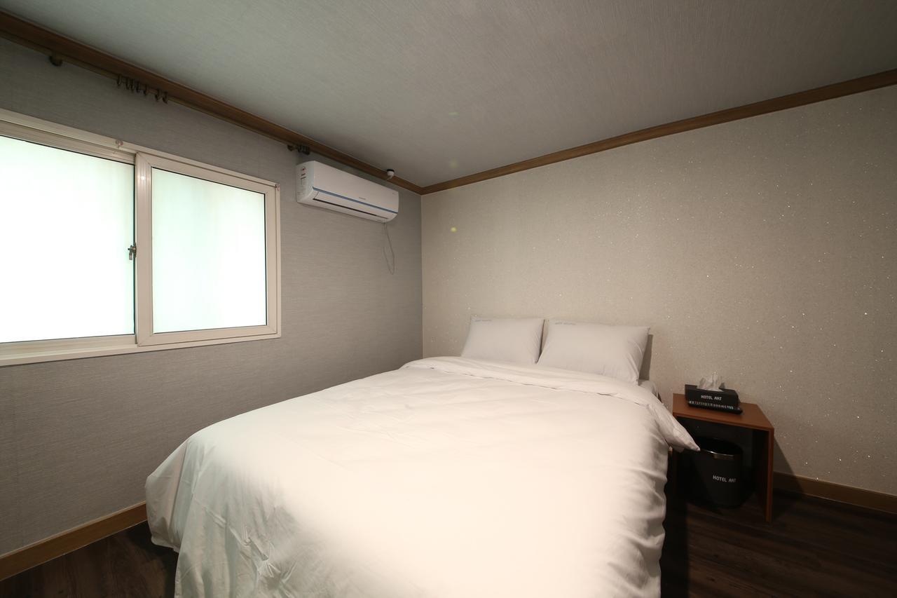 Art Hotel Gumi Dış mekan fotoğraf