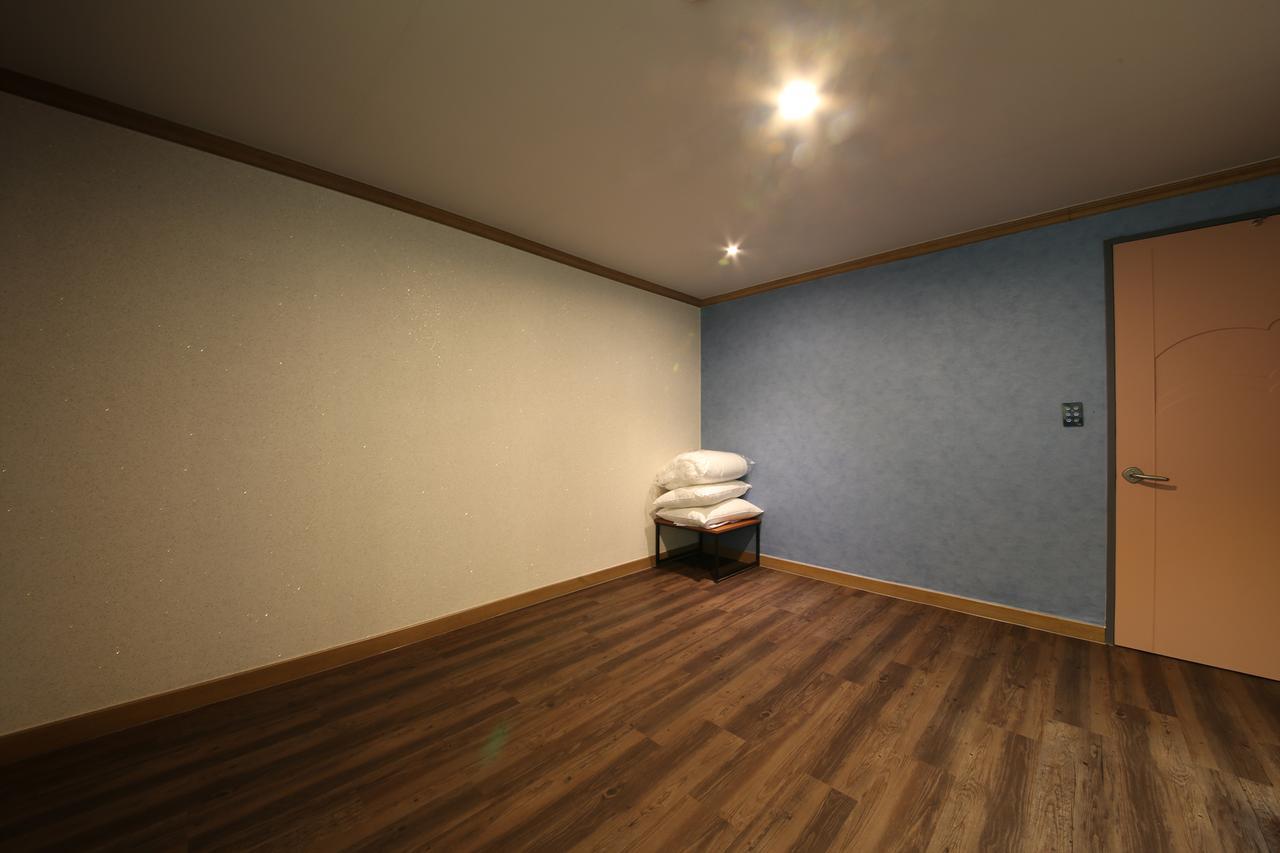 Art Hotel Gumi Dış mekan fotoğraf