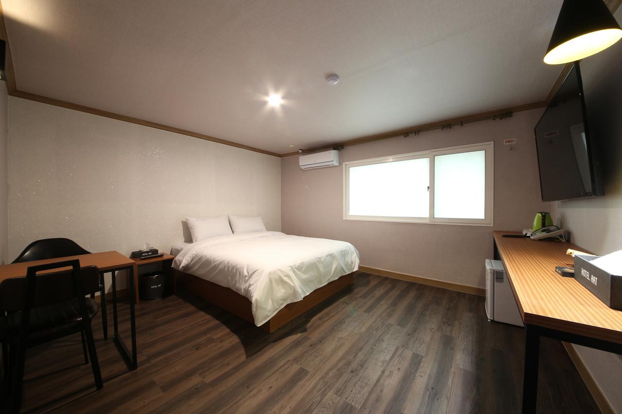 Art Hotel Gumi Dış mekan fotoğraf