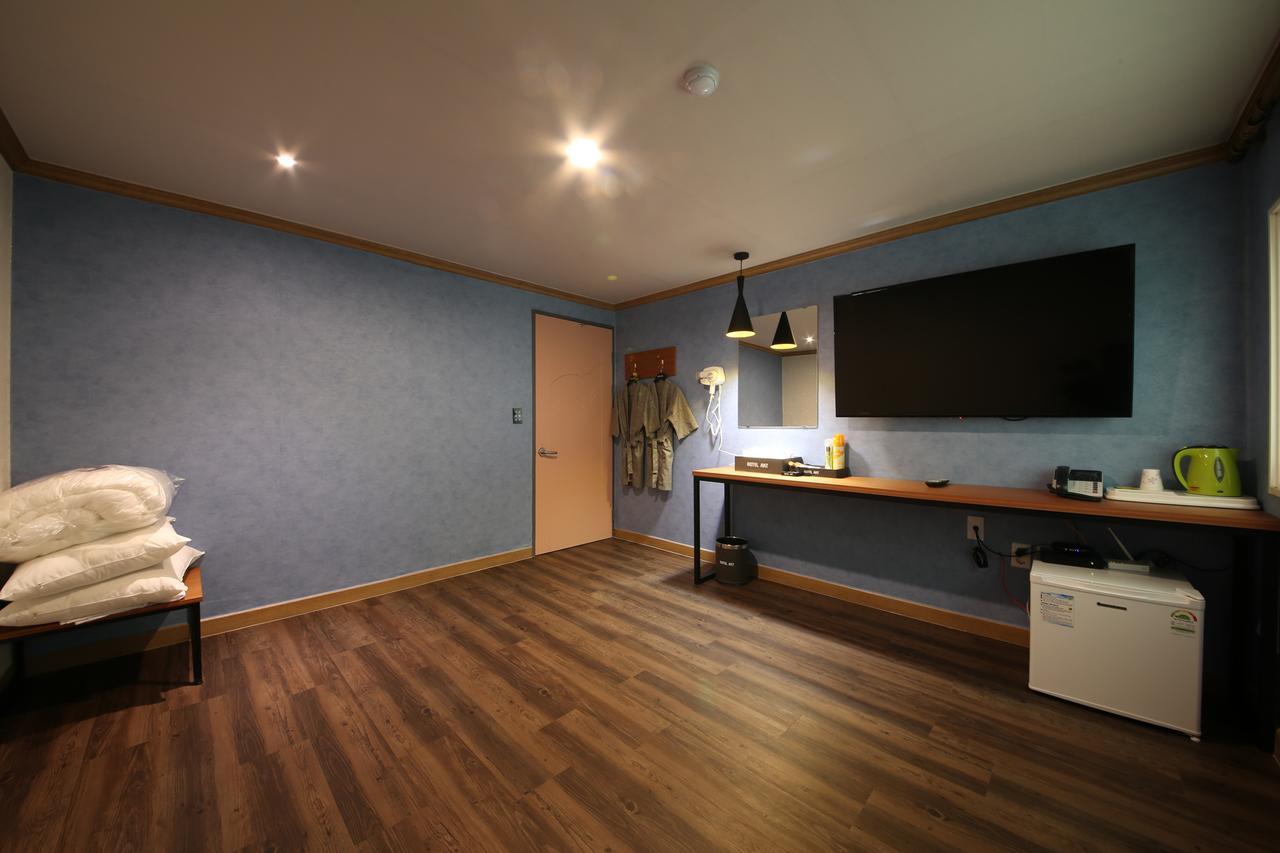 Art Hotel Gumi Dış mekan fotoğraf