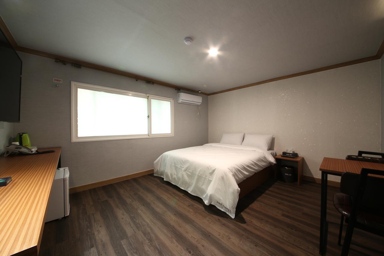 Art Hotel Gumi Dış mekan fotoğraf