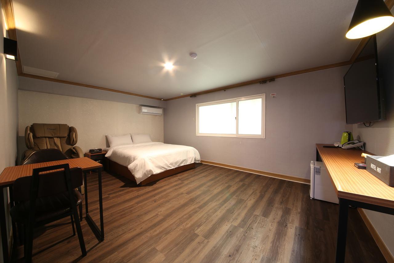 Art Hotel Gumi Dış mekan fotoğraf